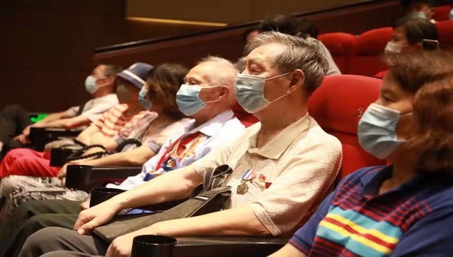 观影《长津湖》，普陀这名抗美援朝老兵泪目了…… 