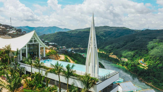 一条连通国际的铁路，搭乘西双版纳实现跨越式发展