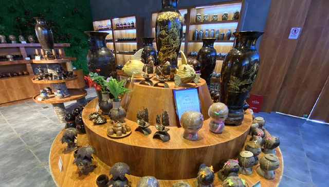 “椰”元素走红，海南椰子产业如何提质升级？