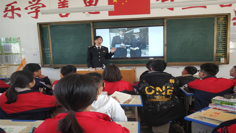 石家庄海关关员祁晓英：不负时光，用行动践行支教梦想