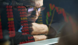 券商“日賺3億”背后：你給客戶遛狗，我替客戶考研