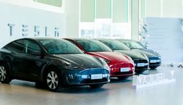 电动车保险费惊魂一夜：特斯拉一日一价，比股票都刺激