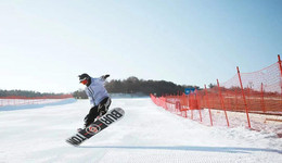 融创藏马山滑雪场：舞一曲冬日“华尔兹”