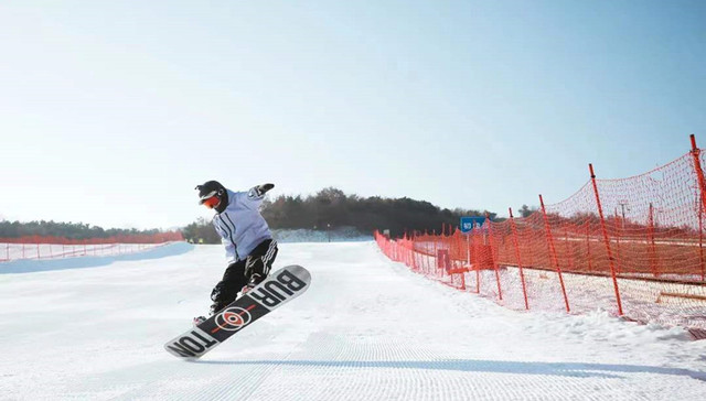 融创藏马山滑雪场：舞一曲冬日“华尔兹”