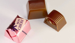 从小甜点坊到糖果巨擘，一颗榛果如何成就费列罗帝国？