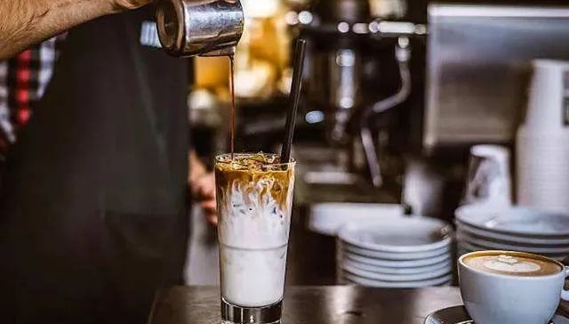 新茶饮赛道,价格战,茶颜悦色,喜茶