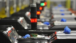 宁德时代“被迫”与第二梯队 “贴身肉搏”