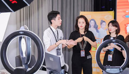 请回答@直播2022：追不到的“赞誉”，躲不过的“唾弃”？