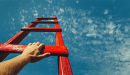 lululemon如何靠賣瑜伽褲超越阿迪達斯？