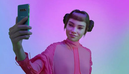 虚拟偶像之热：谁在制造、推动和买单？