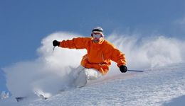 3亿中国人逆向奔赴，冰雪经济如何走出“寒冬”？