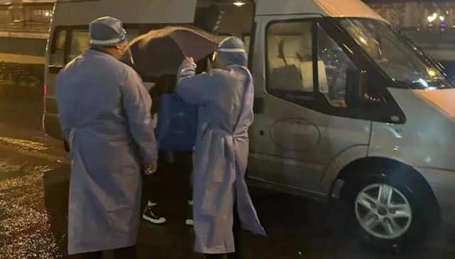 防疫不松懈！普陀的他们用“敬业福”换居民“平安福”→ 