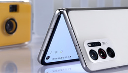 押寶折疊屏，誰執(zhí)牛耳？