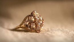 新工艺、新玩法、新生意：黄金珠宝打响“年轻人争夺战”