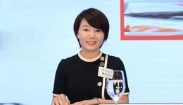 海底捞新任CEO杨利娟：“最牛服务员”的逆袭之路