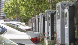 上月交付量均下滑，“蔚小理”各自喜憂參半