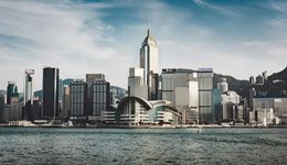 “地产老大哥”新鸿基也跑不动了？