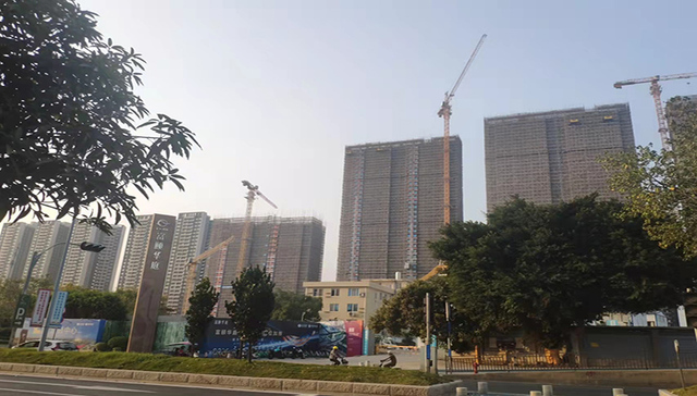 均价4.85 万 /㎡，老黄埔大盘配套一般，但去化可观？