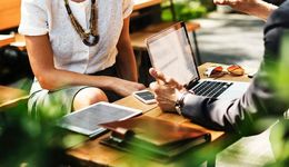 產(chǎn)品經(jīng)理，卷起來了？