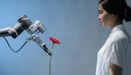 Robotics登上“兩會”，滴滴美團京東十年后的生意怎么做？