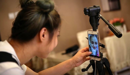 華強(qiáng)北商家“賣慘”直播的背后：一米柜臺(tái)“被”轉(zhuǎn)型？