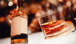 茅台搞不定的年轻人，被威士忌“截胡”