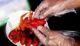 “现在还说开小龙虾馆好的，都是坏人”