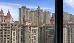 是什么让他走向了封闭的生活？