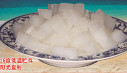 椰树恪守食品行业标准，坚持用贵的100%新鲜椰子水制作椰果