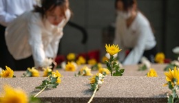 清明網(wǎng)絡(luò)祭掃熱，多面追思生意經(jīng)