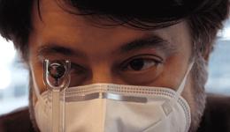 全球首款AR隐形眼镜来了，动动眼球，就能拍照和导航