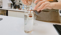 瀑布冰美式刷屏，咖啡越“離譜”越走紅，這是好事嗎？