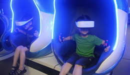 線下VR體驗館風(fēng)口再起，沉浸式飆車槍戰(zhàn)，為啥令年輕人上頭？