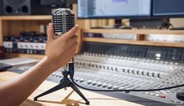 一部劇花145元，廣播劇為啥讓年輕人上頭？