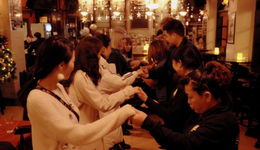 请回答，成都酒吧经济