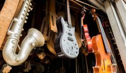 流水線上的樂章：承包了全世界一半樂器的中國(guó)小鎮(zhèn)們