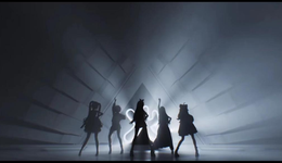 “永不塌房”的虚拟偶像，背后藏着傲慢与偏见