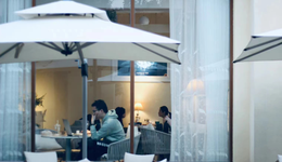 日均700+杯，復(fù)購(gòu)率80%，這家咖啡館特別會(huì)做“本地生意”