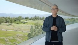 苹果M2芯片炸场，iPhone兼职电脑摄像头，系统全家桶“史诗更新”