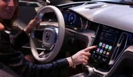 苹果最强“汽车系统”发布，承包你所有的车内屏幕，明年能用