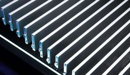 宁德时代被比亚迪撞了下腰