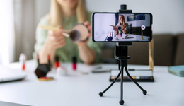 “颜值主播”退场，“新东方”们崛起