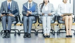 毕业两年，我给自己找了五份“非正式”工作