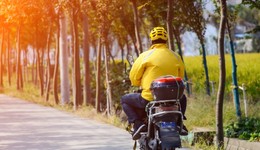 外卖江湖格局将变，美团“大哥”不好当