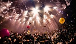 “好声音”连唱10年，星空华文如何唱响港交所?