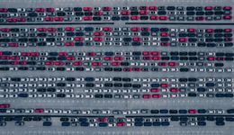 2022年的历史性时刻：比亚迪首夺全球新能源销冠，小鹏首进全球TOP20