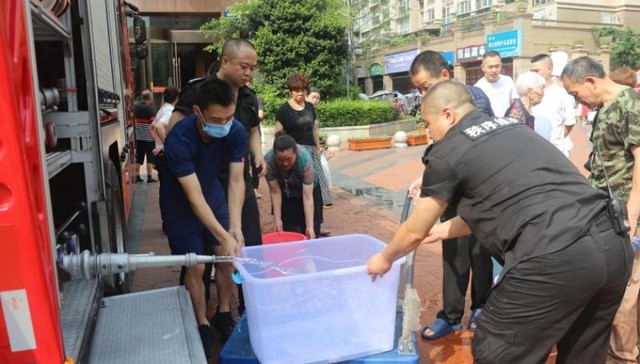 成都青白江：供水管爆管之后，看这座城市的文明素养