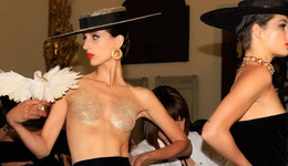 傳統(tǒng)與重塑，走在“兩極”的巴黎高定時(shí)裝周