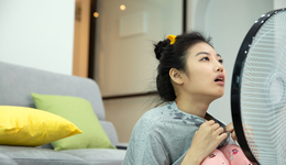 3毛钱一张，月销超百万，40℃的高温天，有人靠它“救命”