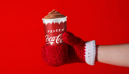 为了争夺年轻人，可口可乐看上了“冰”生意？